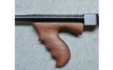 Thompson Tommy Gun,
45 ACP - 6 of 8