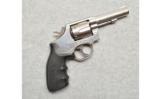 Smith&Wesson 64-5,
38 S&W Spl - 1 of 2