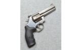 S&W 686 357 Mag - 1 of 2