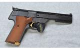 High Standard Victor, 22LR, Very Good Condition - 1 of 3
