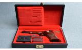 Browning Gold Line Medalist, 22 LR, Very Good Condition with Case - 4 of 6