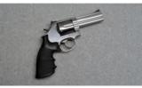 Smith & Wesson ~ Model 686-6 ~ .357 Magnum - 1 of 2
