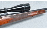 Weatherby ~ Mark V Varmintmaster ~ 22-250 Remington - 4 of 10