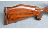 Weatherby ~ Mark V ~ 300 Weatherby Magnum - 2 of 10