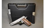 Dan Wesson Arms ~ Valor ~ 10MM Auto - 1 of 3