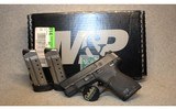 Smith & Wesson ~ M&P 40 Shield M2.0 ~ .40 S&W - 1 of 4