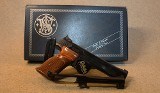 Smith & Wesson ~ 41 ~ .22 Long Rifle - 1 of 7