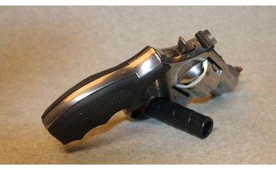Smith & Wesson ~ 686-6 ~ .38 S&W Special + P - Image 4 of 5