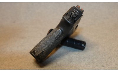 Smith & Wesson ~ M&P 9 Shield ~ 9MM - Image 4 of 5
