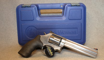 Smith & Wesson ~ 686-6 ~ .357 Magnum
