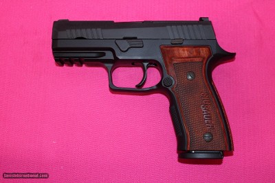 Sig P320 AXG Classic
