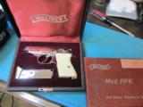 Walther PPK Bright Chrome Finish,
New ! in the Factory Presentation Box, Made in Germany, Dec. 1964 - 1 of 19