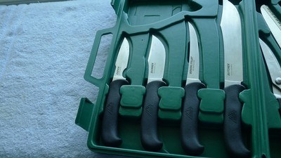 NORTH AMERICAN HUNTING CLUB BUTCHER KNIFE SET - Image 4 of 5