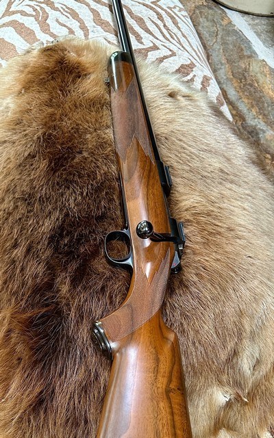 Deluxe Grade Kimber of Oregon LEFT HAND Custom Classic .17MachIV - Image 3 of 9