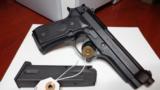 Beretta 92FS 9mm Excellent Condition! - 5 of 10