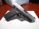 Springfield Armory XD 45 ACP Stainless Steel, like New! - 1 of 5