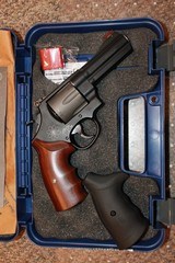 smith and wesson model 329 PD titanium 44 magnum in box - 3 of 4
