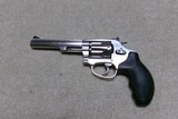 EXCEPTIONALLY RARE S&W M-63-4, 5”
.22LR KITGUN
8-SHOT, SHROUDED EJECTOR HOUSING - 2 of 8