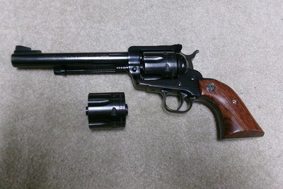 RARE RUGER “BUCKEYE” BLACKHAWK .38-40/ 10MM AUTOMATIC CYLINDER, MADE 1990. - Image 2 of 9