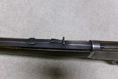 1894 SPECIAL ORDER FULL FANCY DELUXE OCTAGON RIFLE, .32 W.S., #464XXX, MADE 1910 - Image 18 of 20