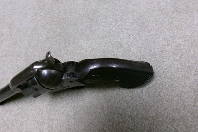 VERY FINE SINGLE ACTION ARMY .38-40, 5 1/2”, #294XXX, MADE 1907 - Image 5 of 17