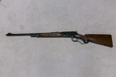 NEAR NEW CONDITION MODEL 71 .348 WCF DELUXE RIFLE, #39XXX, MADE 1952 - Image 2 of 20