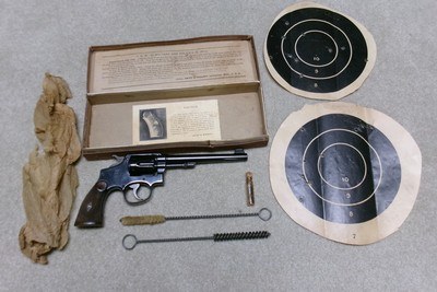 EARLY MODEL 1905 1st CHANGE M & P, WITH BOX, TARGETS ETC., #122XXX, ONLY MADE 1906-1909 - Image 1 of 17