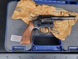 SMITH and WESSON MODEL 10-5
38 special - 1 of 3
