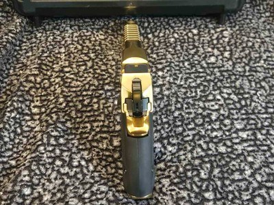 MAGNUM RESEARCH Desert Eagle 50 AE Zirconium Nitride GOLD DE50ZNBK NEW RARE - Image 5 of 9
