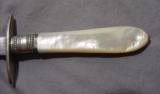 Lady’s Sheffield made garter knife with lovely mother of pearl handle, German silver furnished - 2 of 9