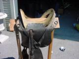 Civil War McClellen cavalry saddle complete with stirrups, carbine socket and link strap.This is a very solid and nice condition Civil War McClellen - 6 of 15