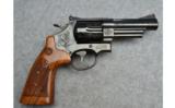 Smith & Wesson
Model 29
.44 Mag. - 1 of 6