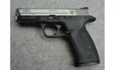 Smith & Wesson
M&P40
.40 S&W - 2 of 3