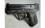 Smith & Wesson ~ M&P40c ~ .40 S&W - 2 of 3