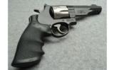 Smith&Wesson ~ 327 ~ .357Mag. - 1 of 4