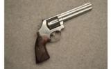 Smith & Wesson ~ 686-6 Series ~ .357 S&W Mag. - 1 of 2