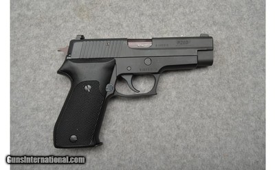 Sig Sauer ~ P220 ~ .45 Auto