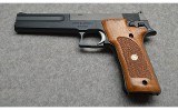 Smith & Wesson ~ 422 ~ .22 LR - 2 of 2