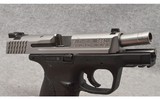 Smith & Wesson ~ Model M&P 40c ~ Semi Auto Pistol ~ .40 S&W - 4 of 7
