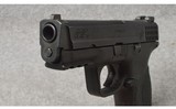 Smith & Wesson ~ Model M&P 40 ~ Semi Auto Pistol ~ .40 S&W - 6 of 7