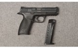 Smith & Wesson ~ Model M&P 40 ~ Semi Auto Pistol ~ .40 S&W - 7 of 7