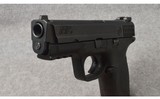 Smith & Wesson ~ Model M&P 40 ~ Semi Auto Pistol ~ .40 S&W - 6 of 7