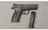 Smith & Wesson ~ Model M&P 40 ~ Semi Auto Pistol ~ .40 S&W - 7 of 7