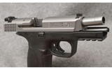 Smith & Wesson ~ Model M&P 40 ~ Semi Auto Pistol ~ .40 S&W - 4 of 7