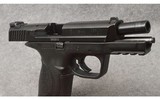 Smith & Wesson ~ Model M&P 40 ~ Semi Auto Pistol ~ .40 S&W - 4 of 7