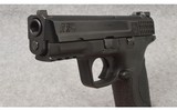 Smith & Wesson ~ Model M&P 40 ~ Semi Auto Pistol ~ .40 S&W - 6 of 7