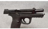 Smith & Wesson ~ Model M&P 40 ~ Semi Auto Pistol ~ .40 S&W - 4 of 7