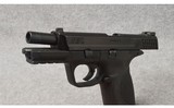 Smith & Wesson ~ Model M&P 40 ~ Semi Auto Pistol ~ .40 S&W - 3 of 7