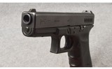Glock ~ Model 22 ~ Semi Auto Pistol ~ .40 S&W - 6 of 7