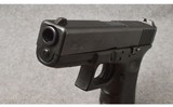 Glock ~ Model 22 ~ Semi Auto Pistol ~ .40 S&W - 6 of 7